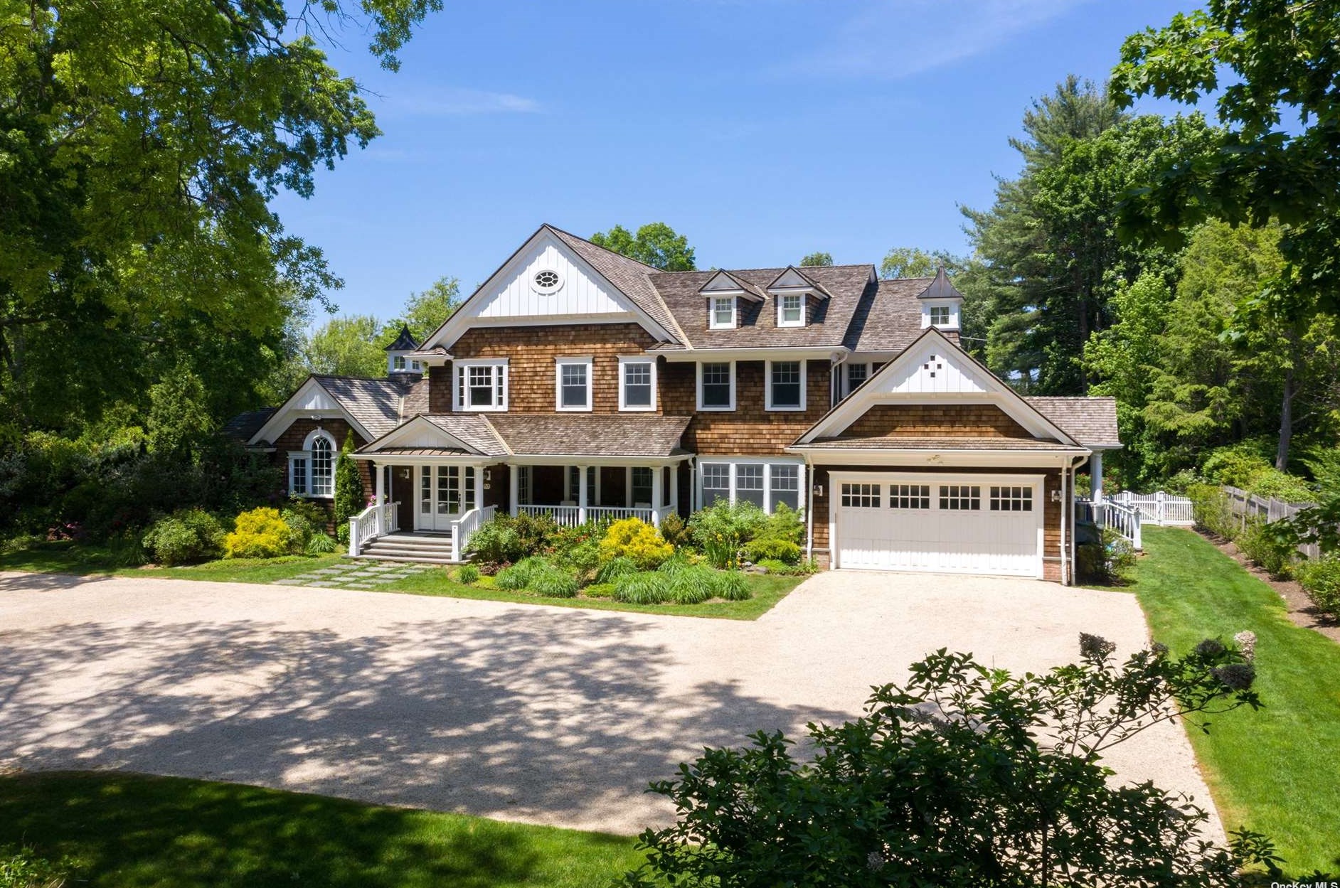 6 Bowden Ln, Muttontown, NY 11545