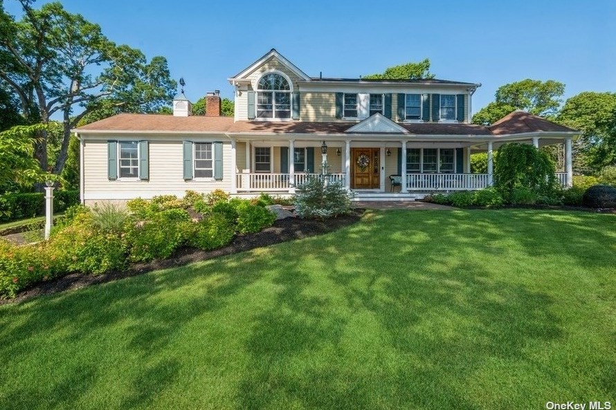 37 Wayne Ct, Northport, NY 11768