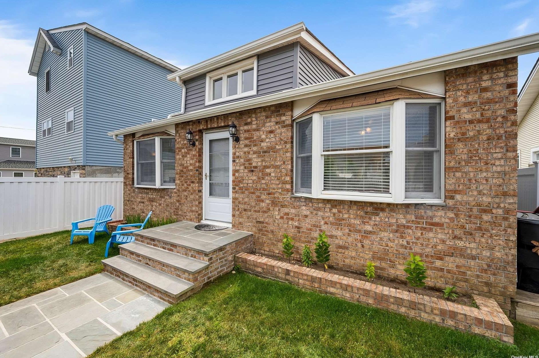 13 December Walk, East Atlantic Beach, NY 11561