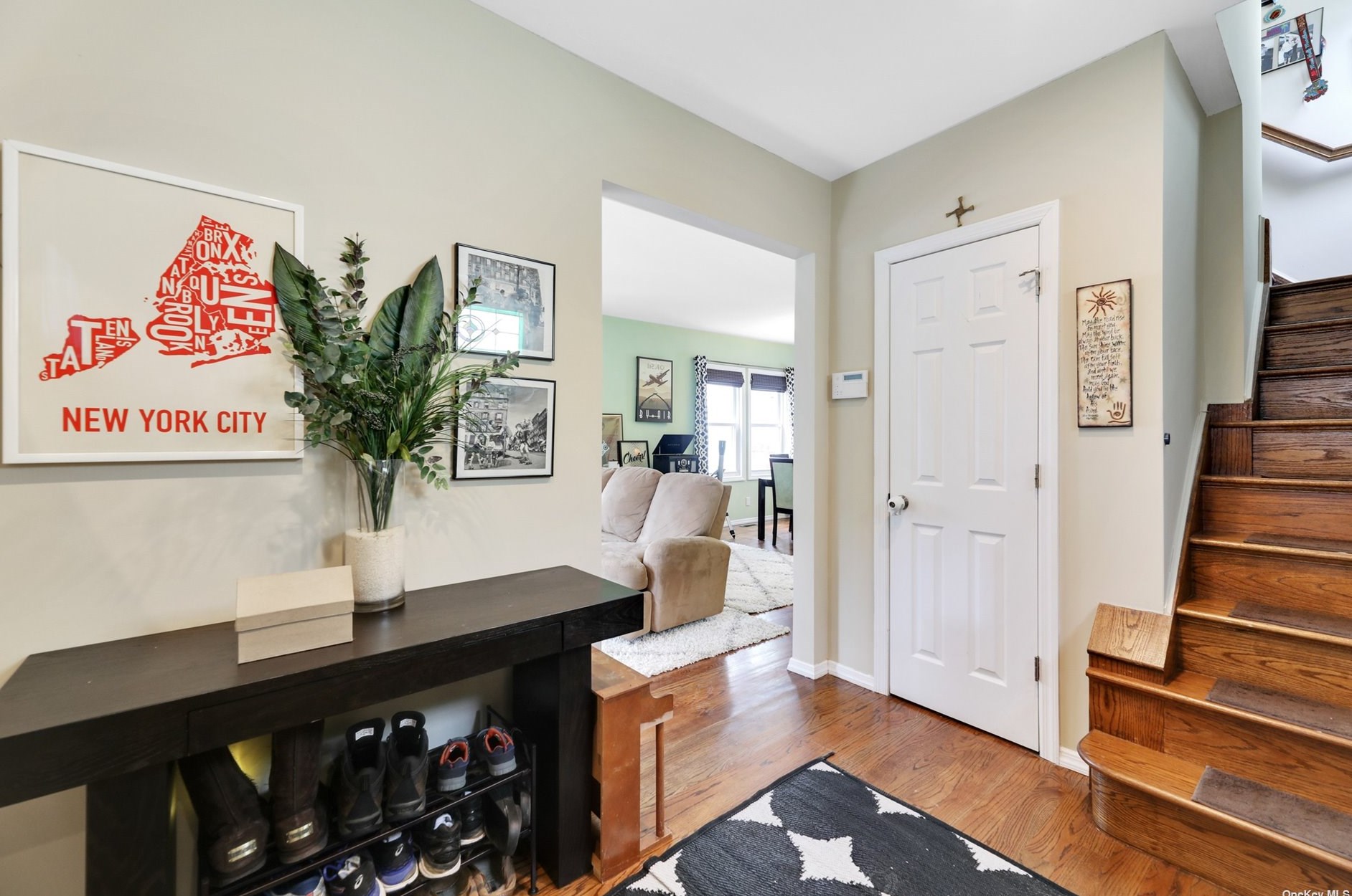 34-12 208th St, Flushing, NY 11361-1120