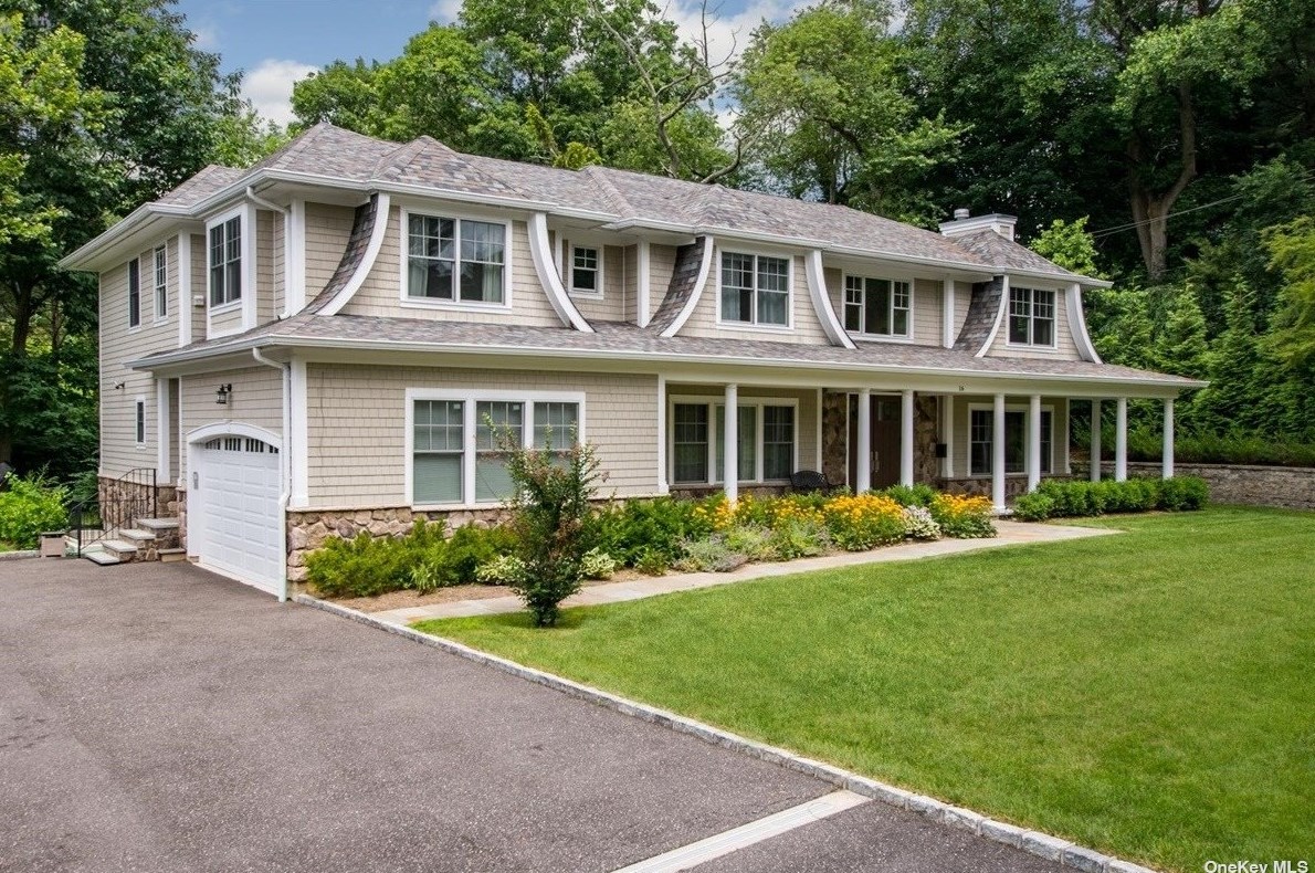 16 Talley Rd, East Hills, NY 11576-2531