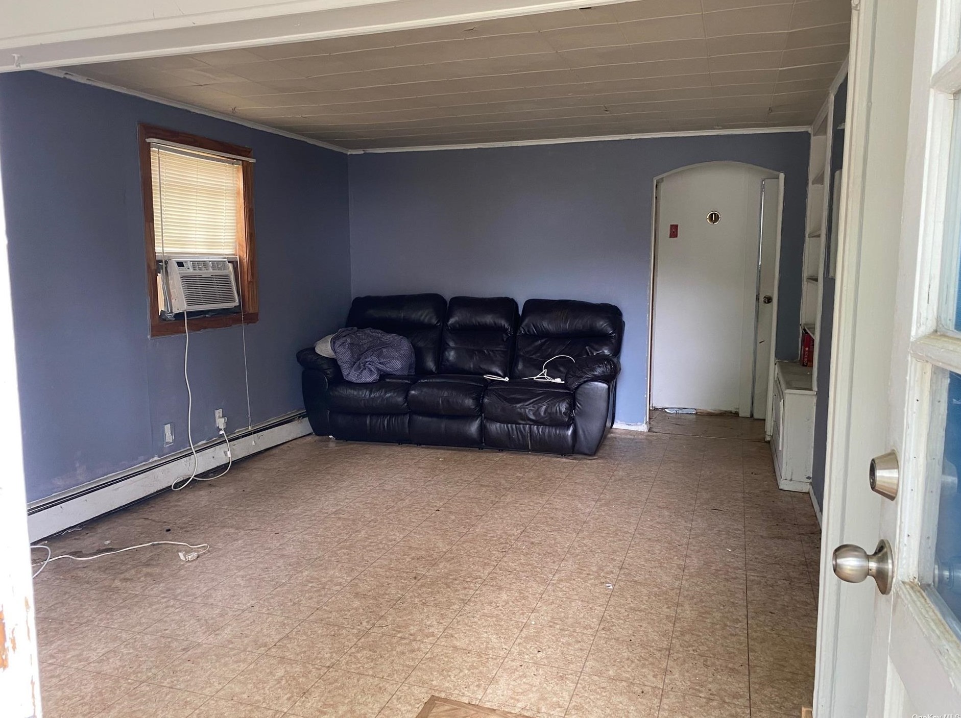 33 Selden Blvd, South Setauket, NY 11720
