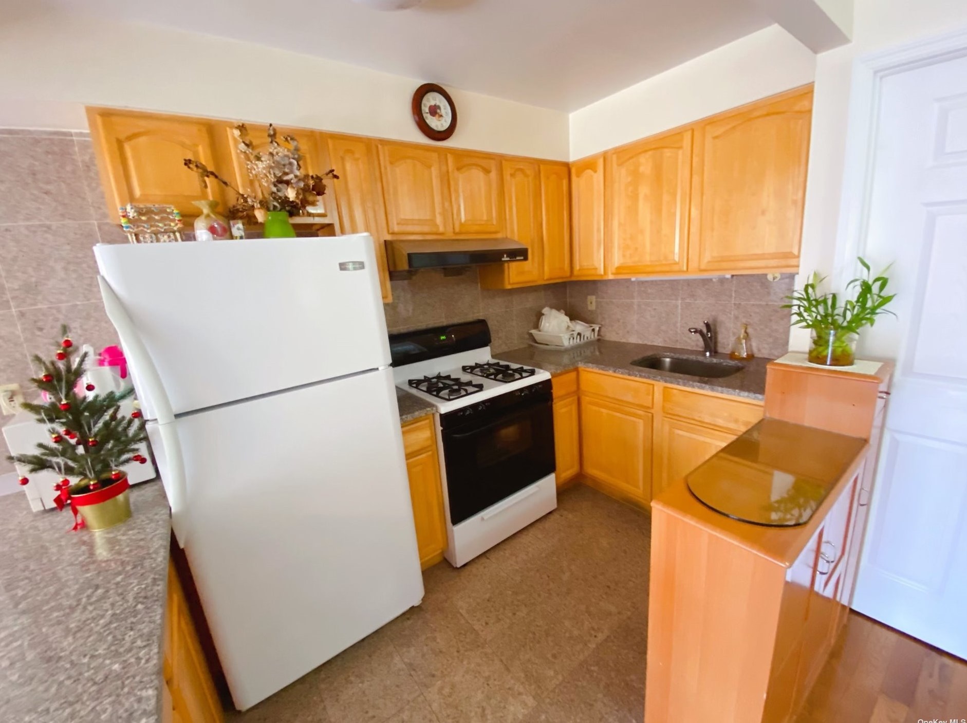 139-39 35th Ave, Flushing, NY 11354