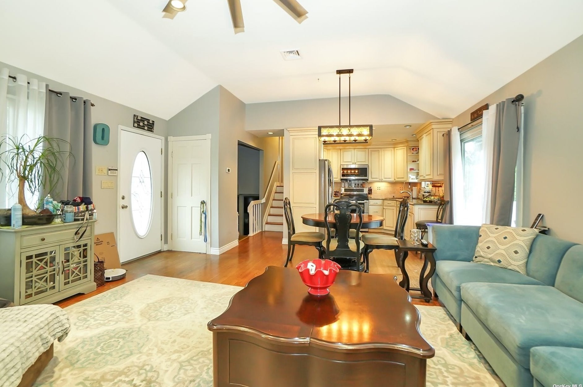 3938 Arthur Ave, Seaford, NY 11783