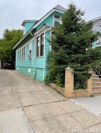 31-22 58th St, Flushing, NY 11377-1218