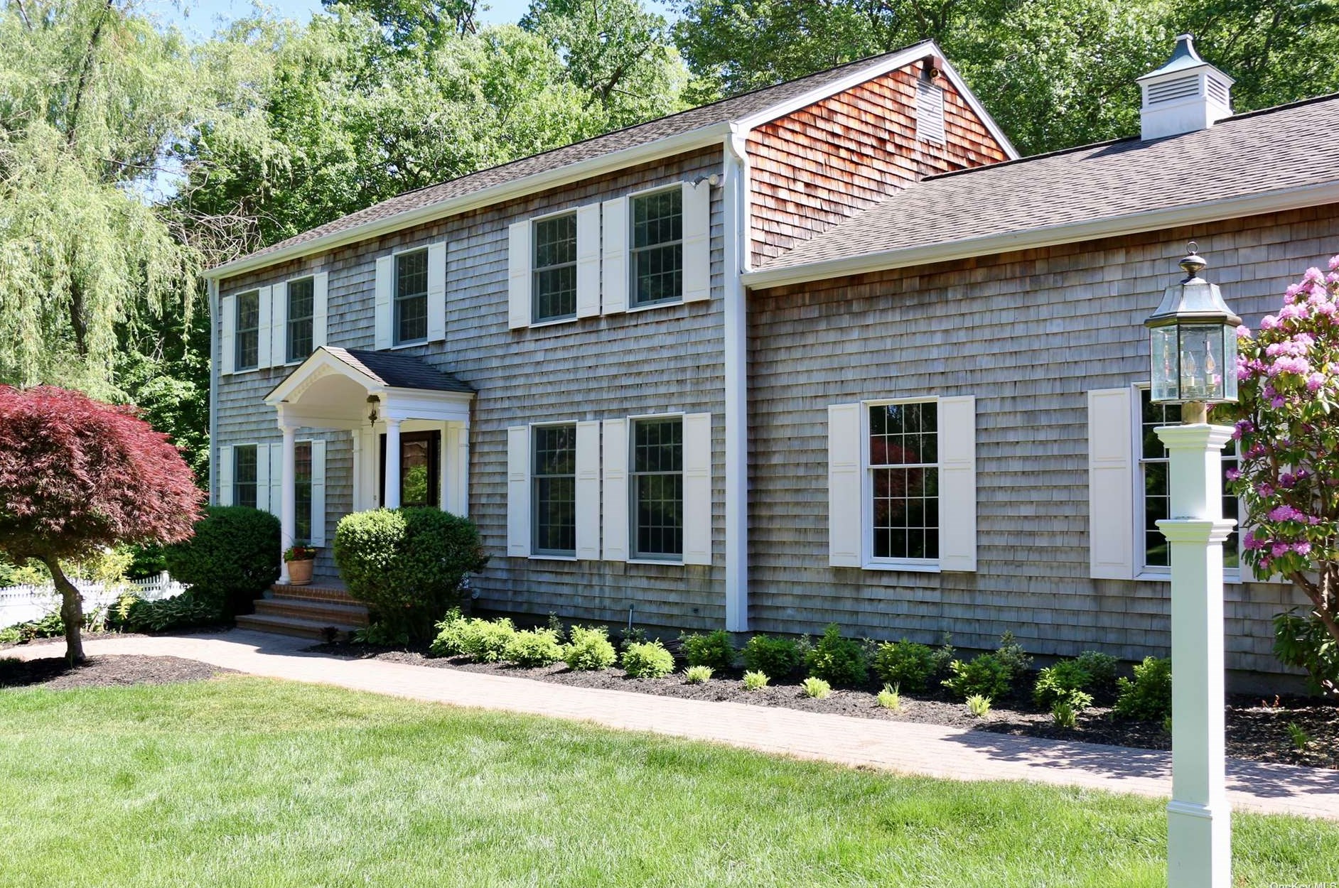 52 Breeze Hill Rd, Northport, NY 11768