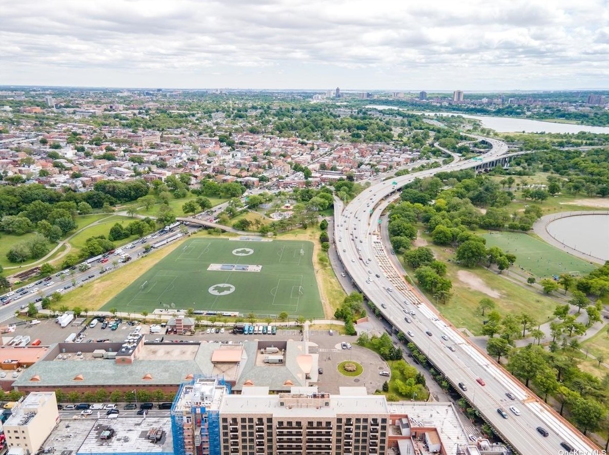 131-11 Fowler Ave, Flushing NY 11355-4916 exterior