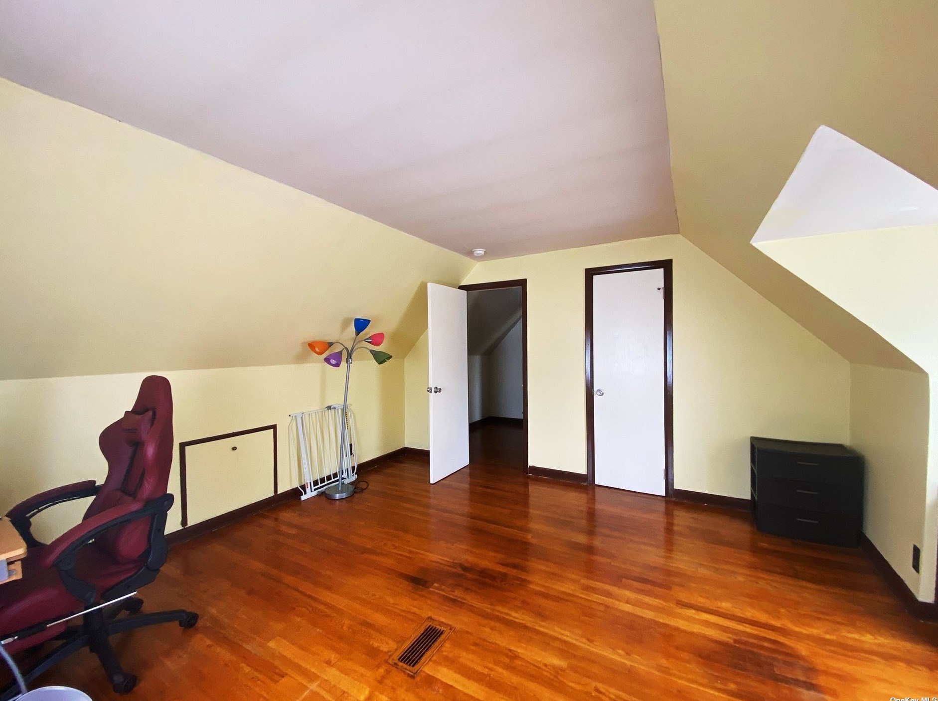 16 Aster Ave, North Merrick NY  11566-1104 exterior