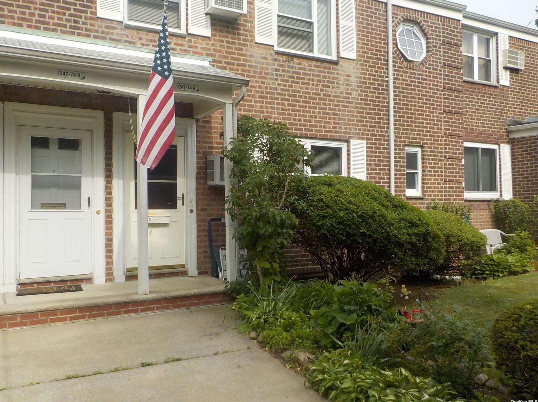 247-74 77th Crescent #f Main, Jamaica, NY 11426