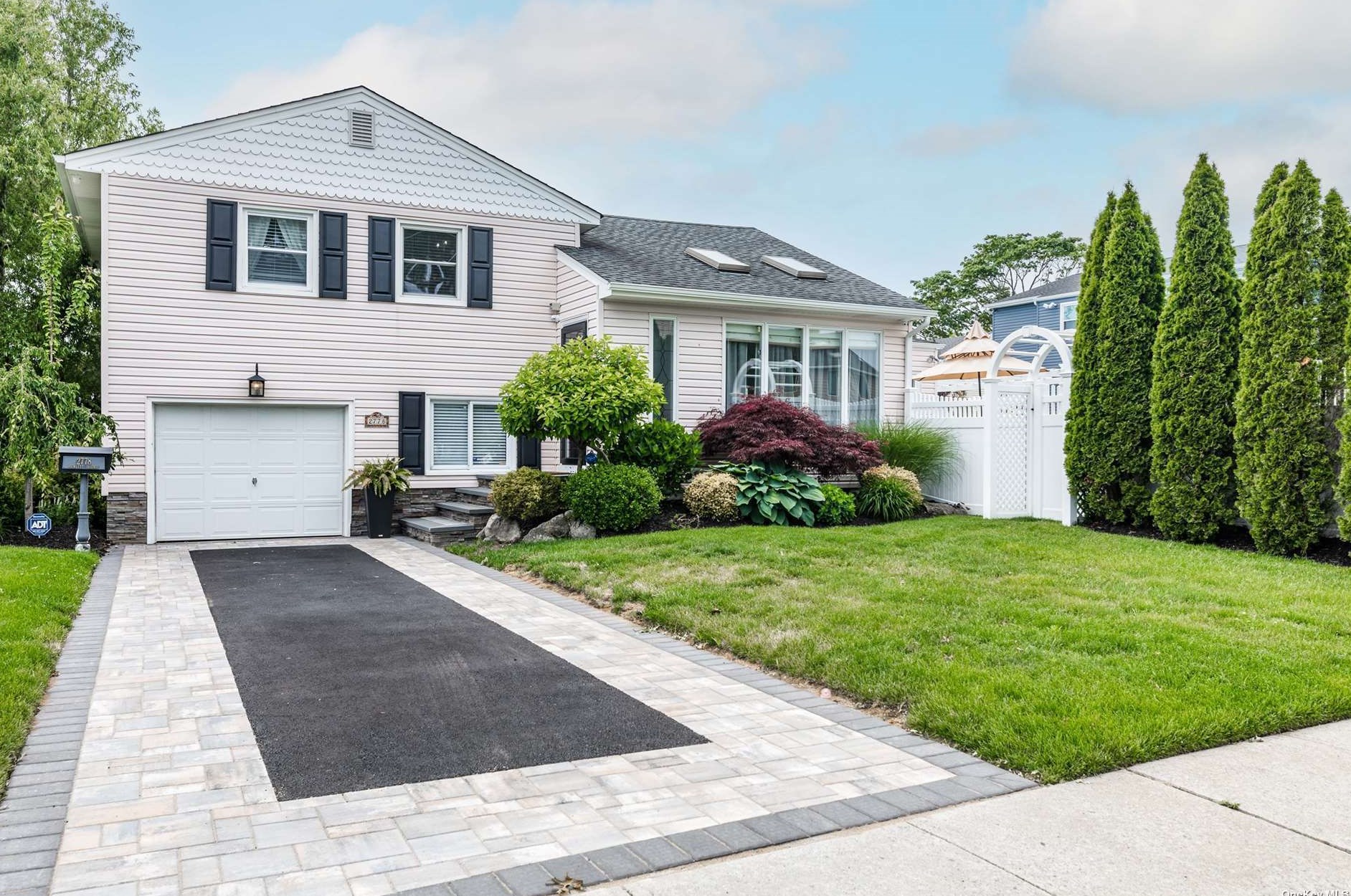 2778 Hewlett Ave, North Merrick, NY 11566-5037
