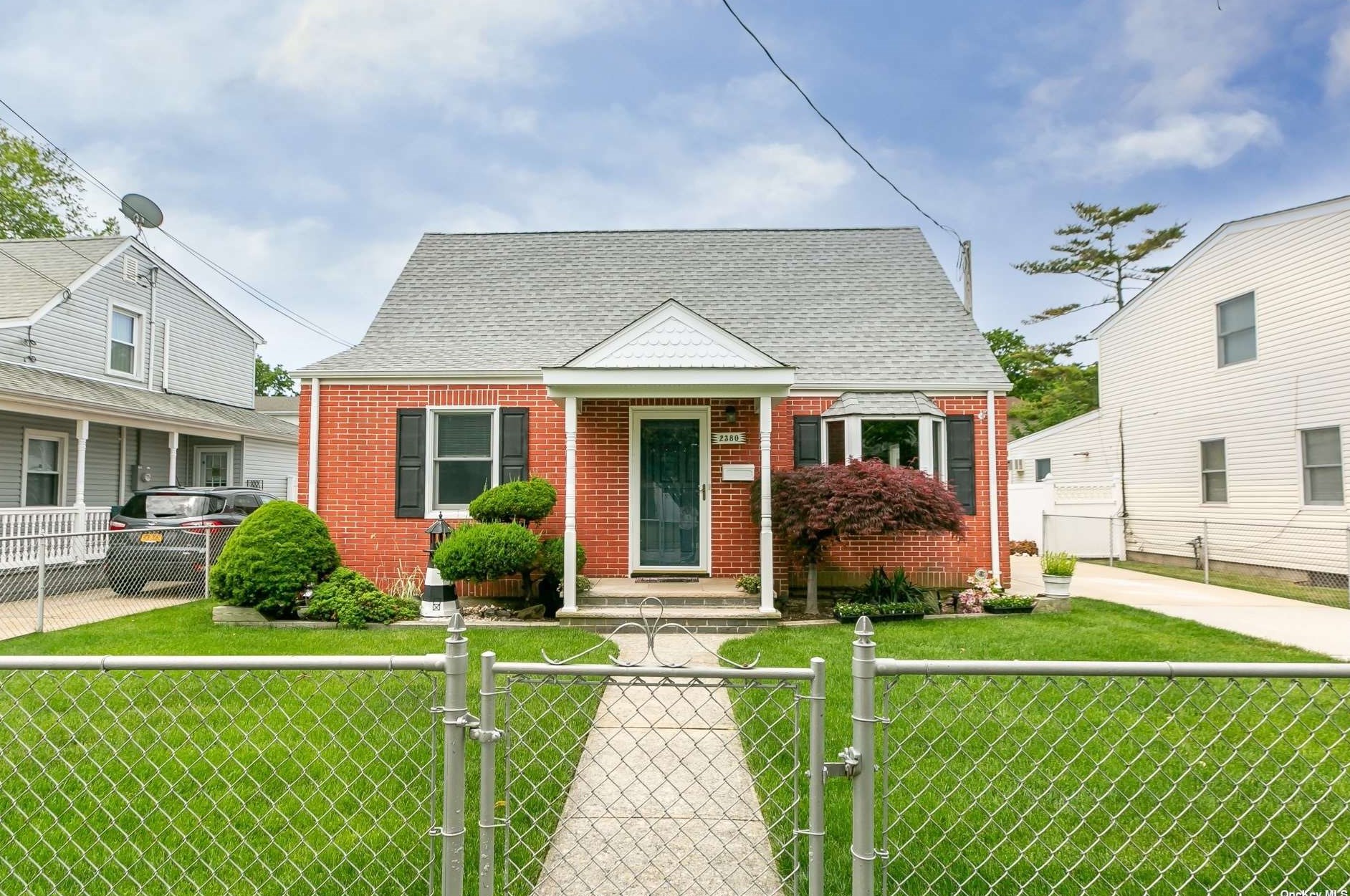 2380 Spruce St, Seaford, NY 11783