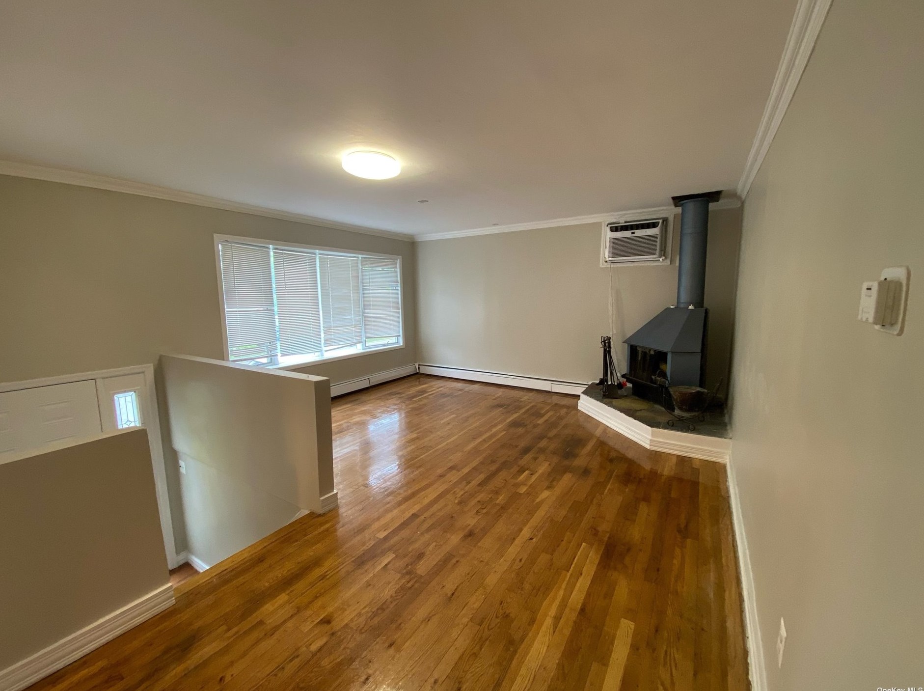 196 Grove St, Prt Jefferson Station, NY 11776