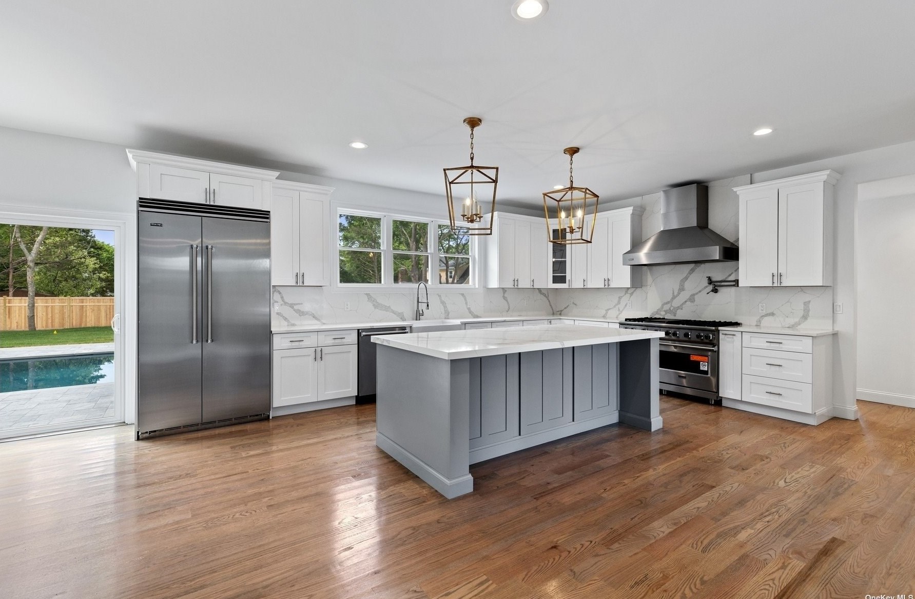 21 Humphrey St, West Hampton Beach, NY 11978