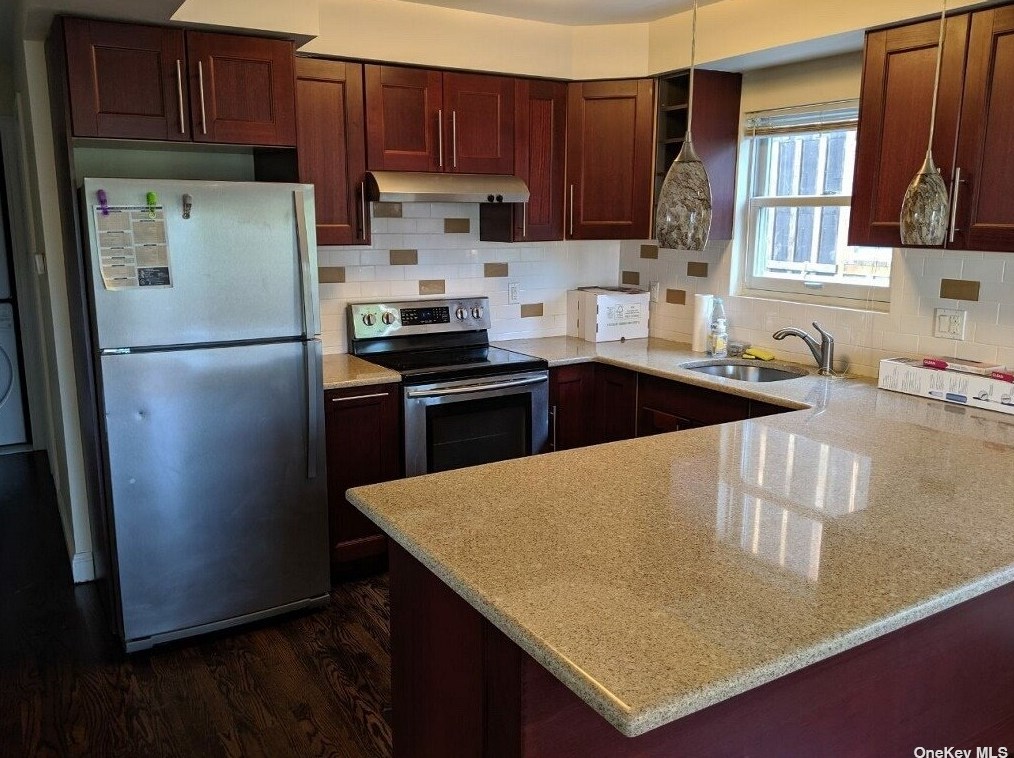 551 W Hudson St, East Atlantic Beach, NY 11561
