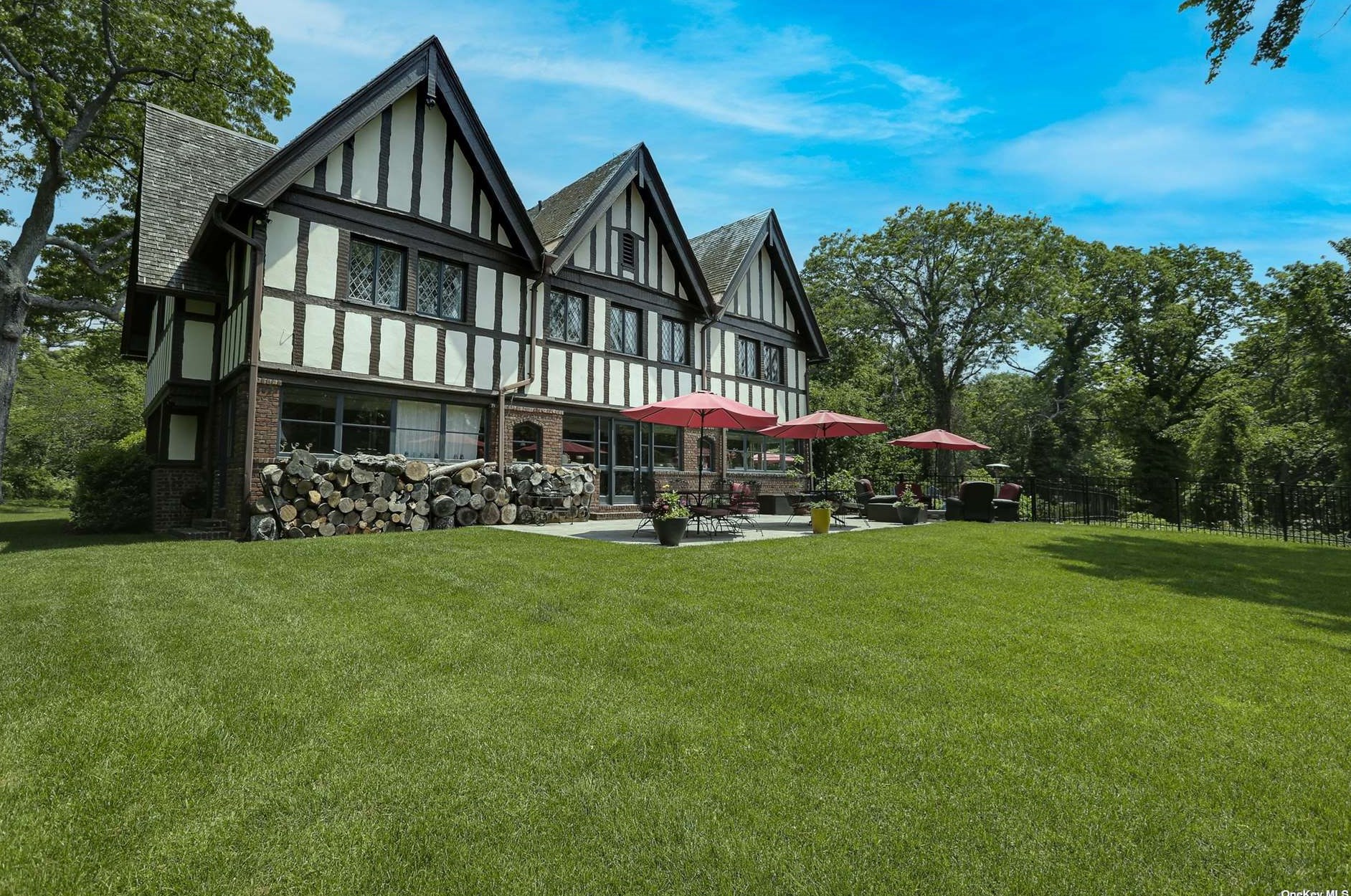 20 Lower Devon Rd, Prt Jefferson Station, NY 11777-1219