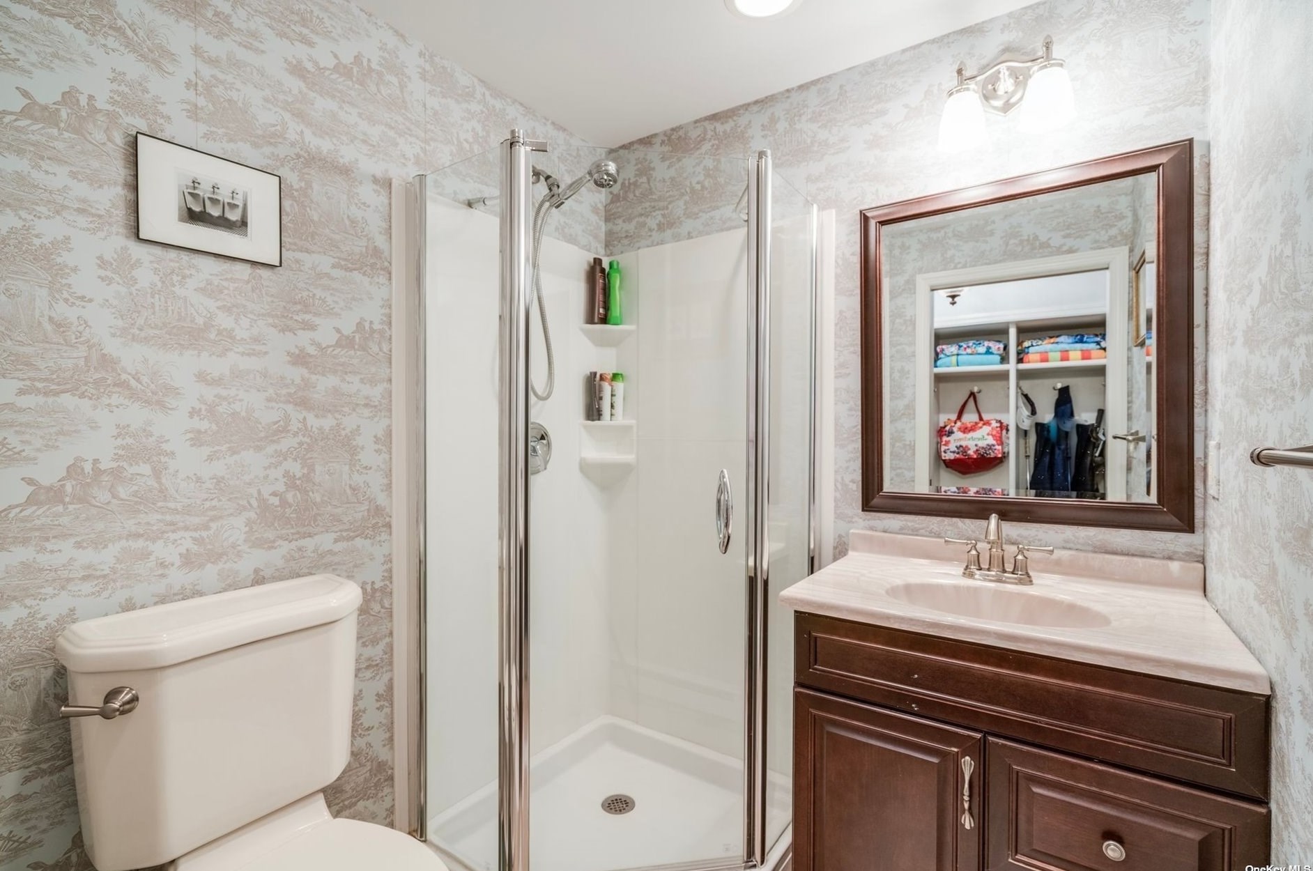 5 Janes Ln, Hunt NY  11743-1715 exterior