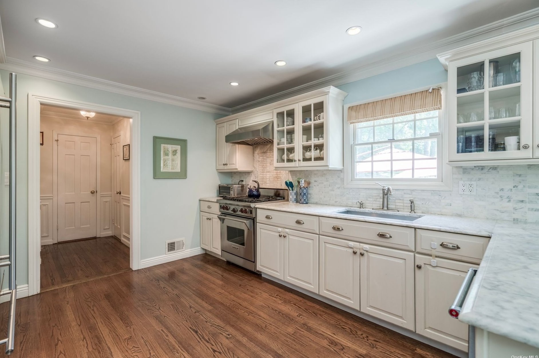 5 Janes Ln, Hunt NY  11743-1715 exterior