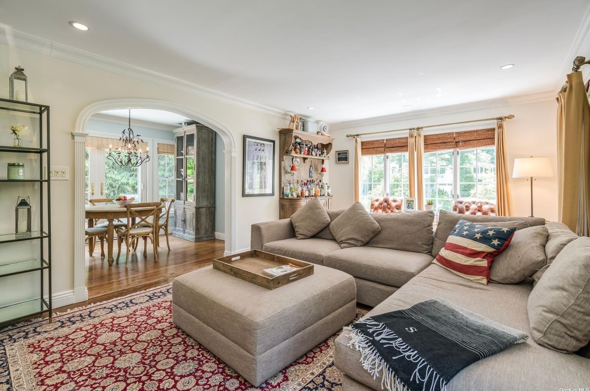 5 Janes Ln, Hunt NY  11743-1715 exterior