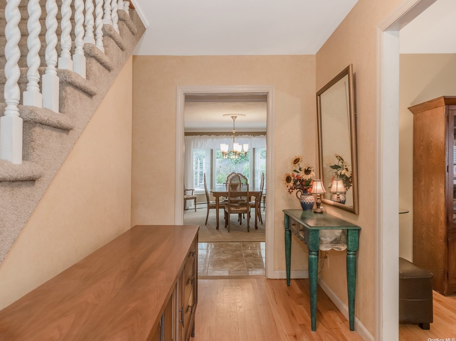 12 Saddler Ln, Stonybrook, NY 11790-3302