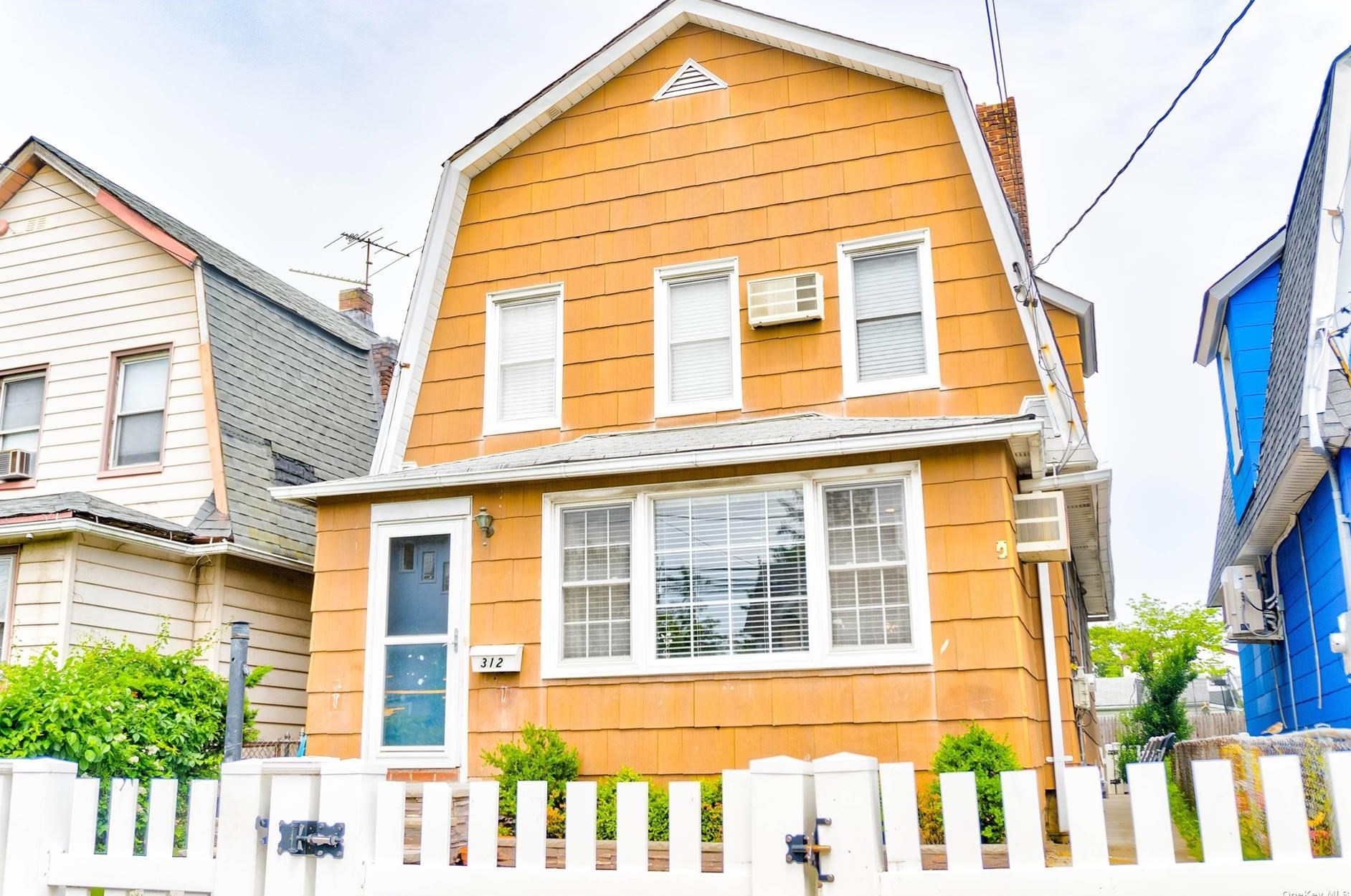 312 Washington Ave, Cedarhurst, NY 11516