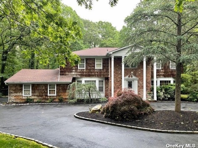 5 Hearthstone Dr, Huntington Station, NY 11746