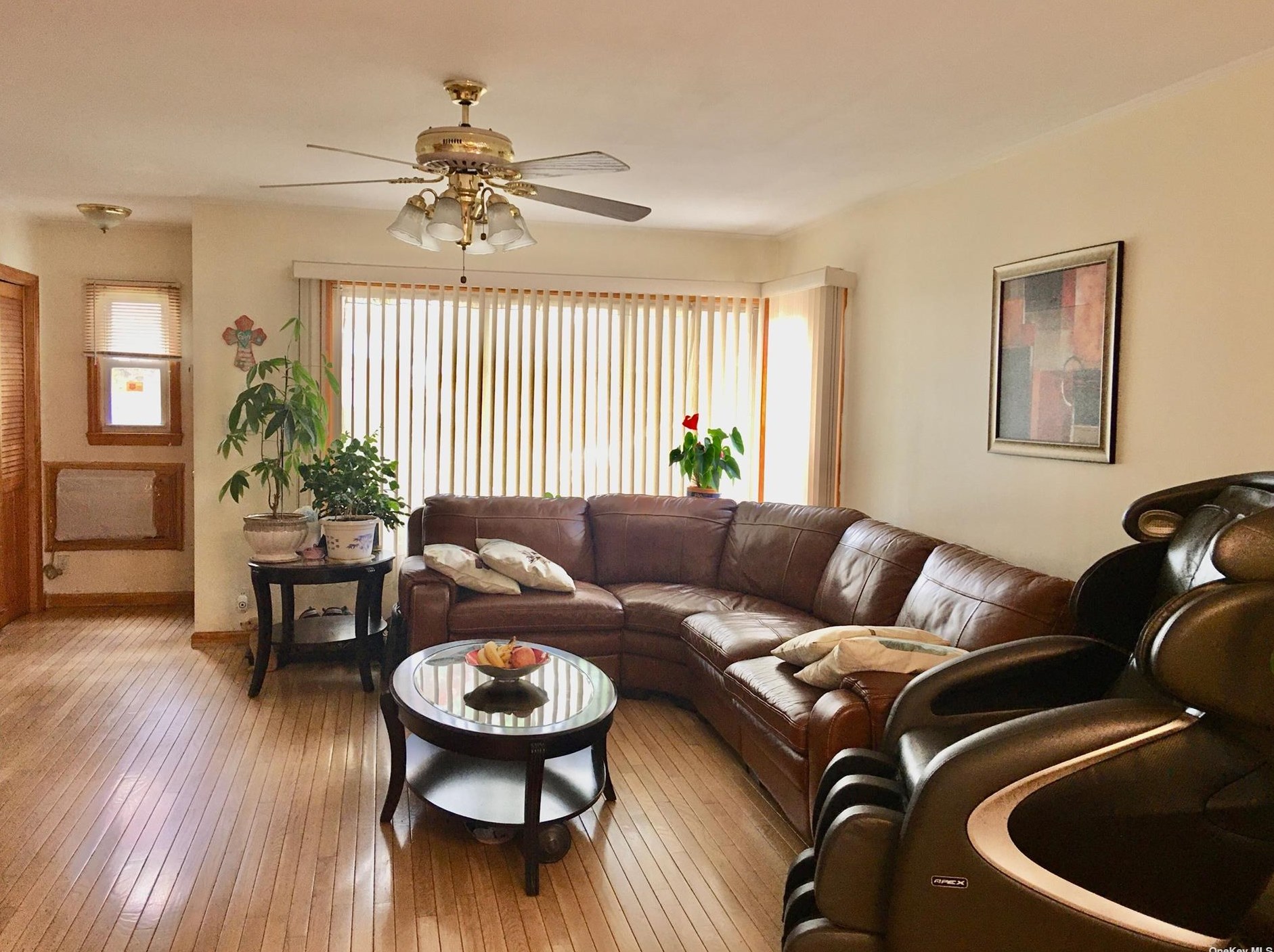 56-04 208th St, Flushing, NY 11364-1120