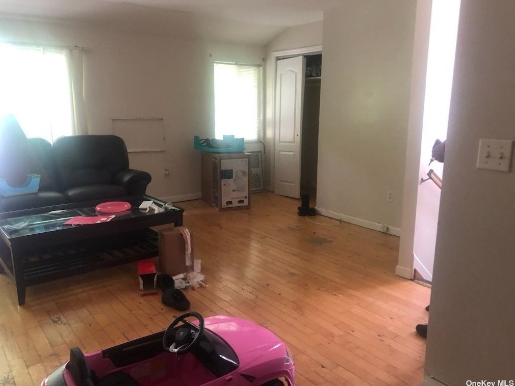 255-26 148th Ave, Jamaica, NY 11413