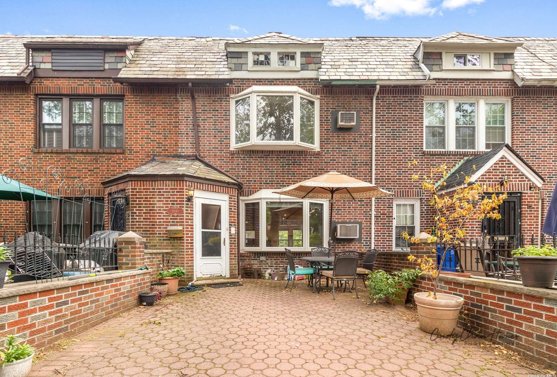 68-40 Groton St, Flushing, NY 11375