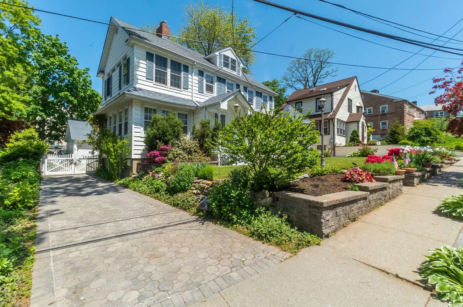 240-11 51st Ave, Flushing, NY 11362
