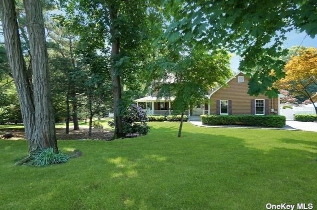 6 Fairview Ave, Miller Place, NY 11764