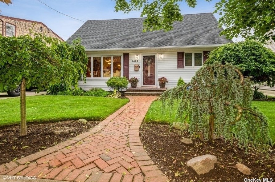 2467 Freeport St, North Wantagh, NY 11793