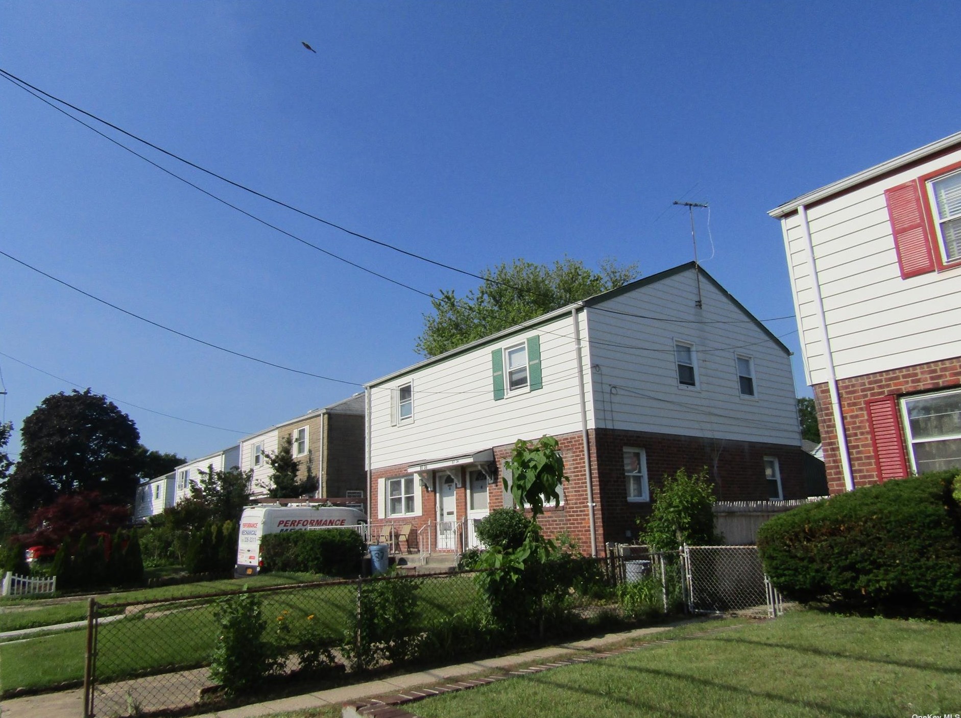 87-30 Little Neck Pkwy, Floral Park, NY 11001