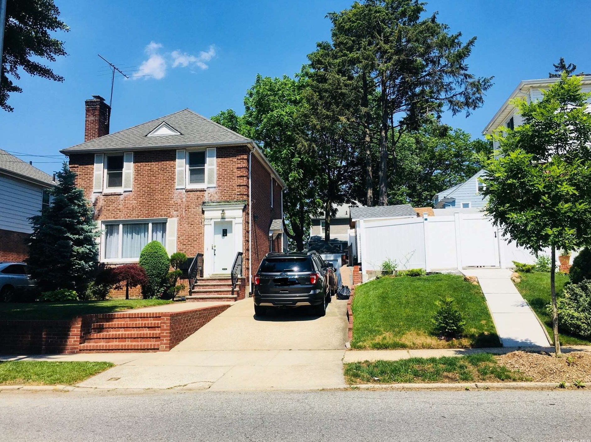 35-33 Corporal Kennedy St, Flushing, NY 11361-1448