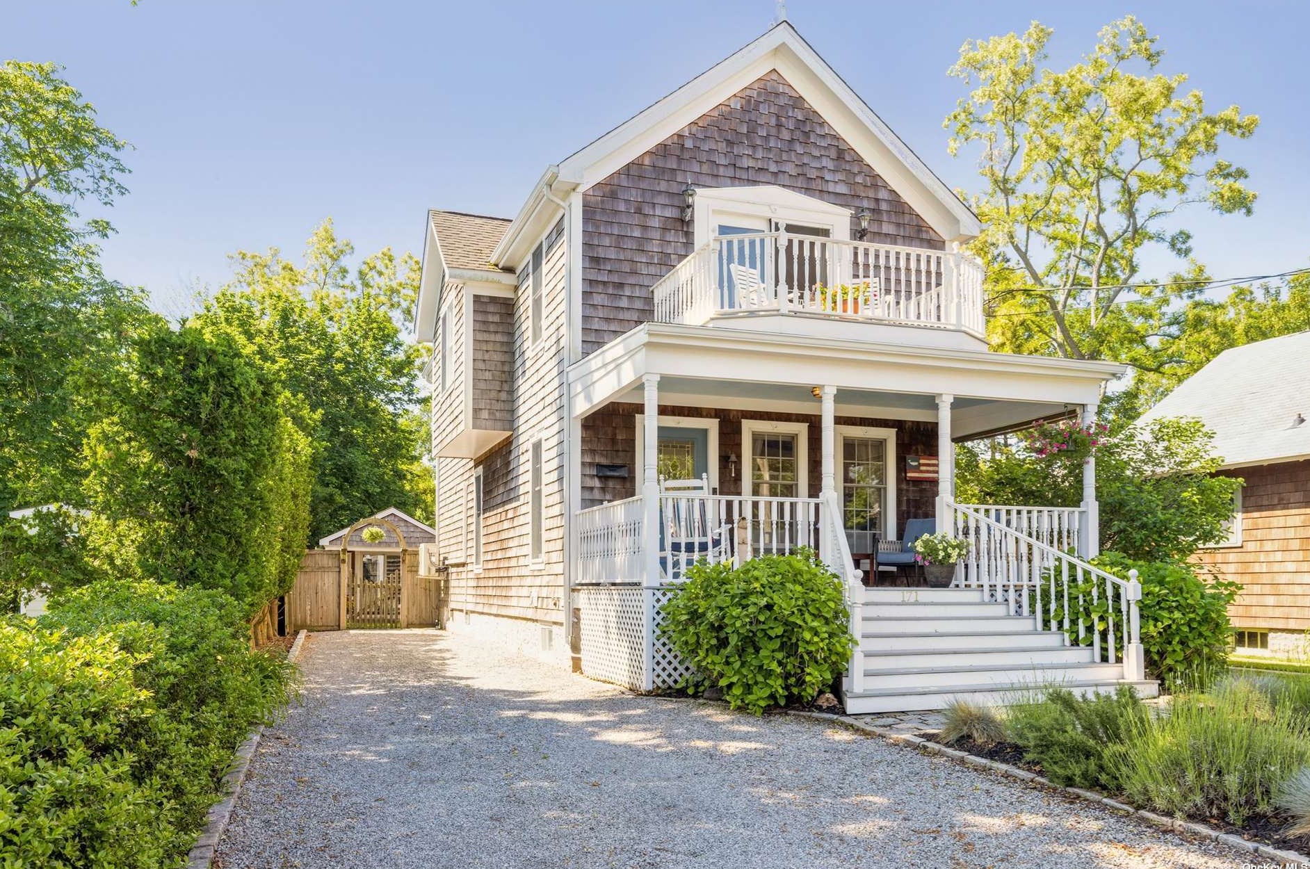 171 Sterling St, Greenport, NY 11944