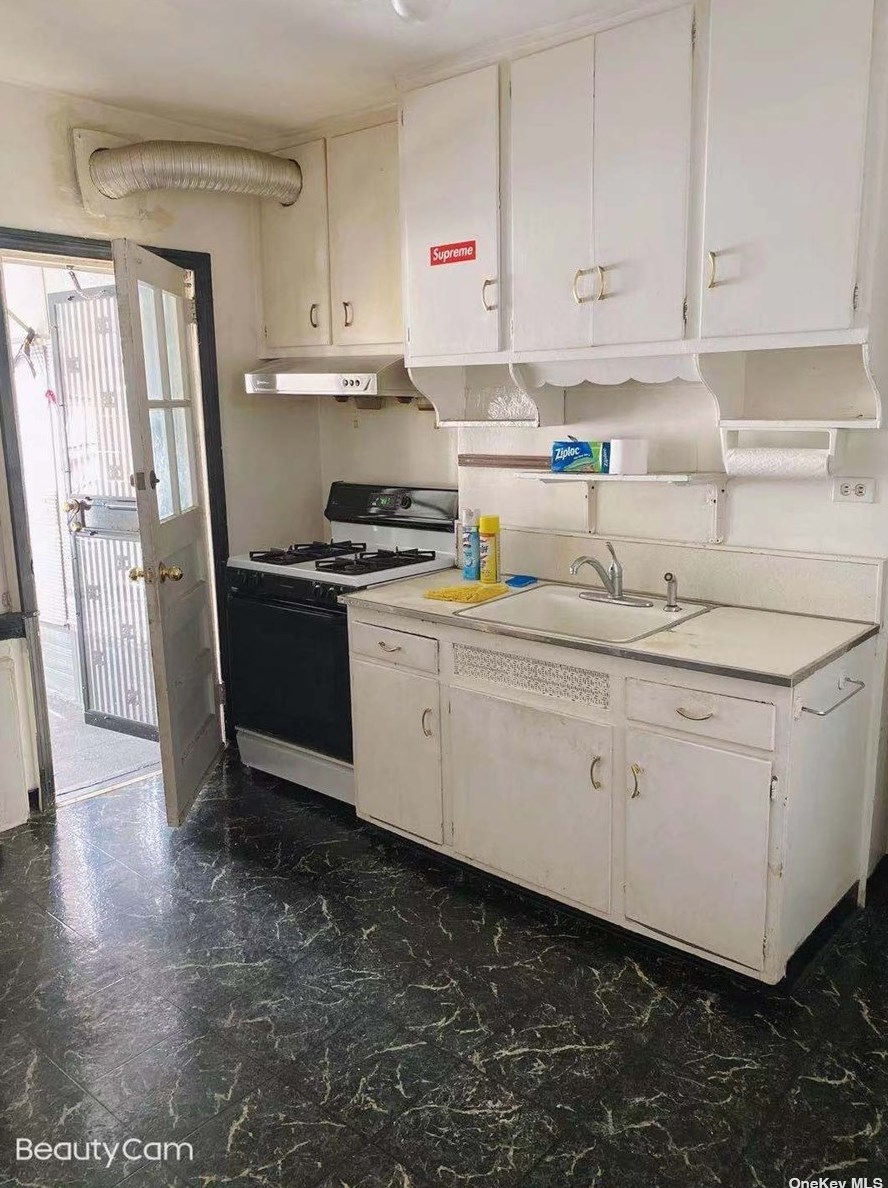 10-21 116th St, Flushing, NY 11356-1539