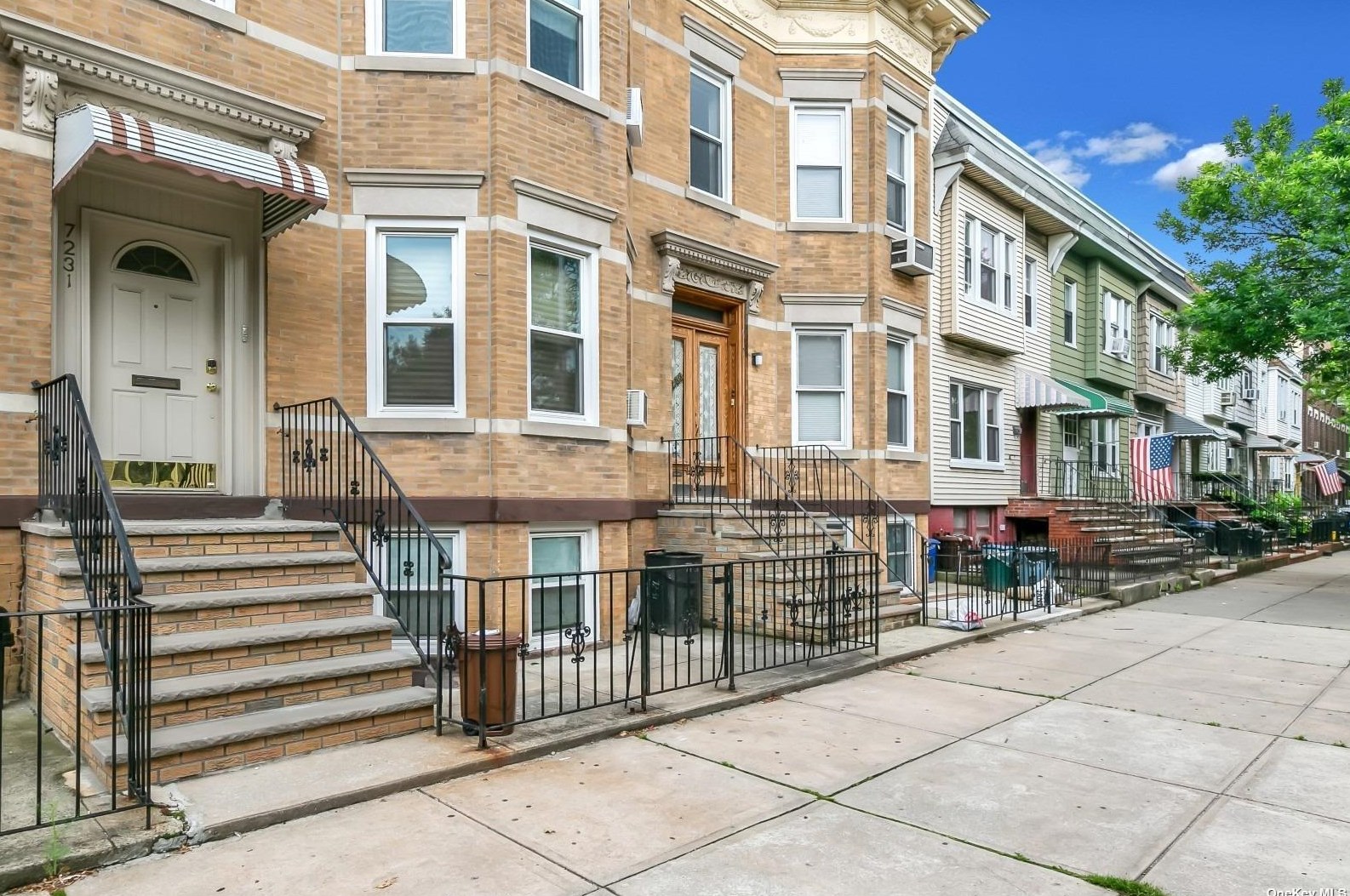 72-31 65th Pl, Flushing, NY 11385-3781