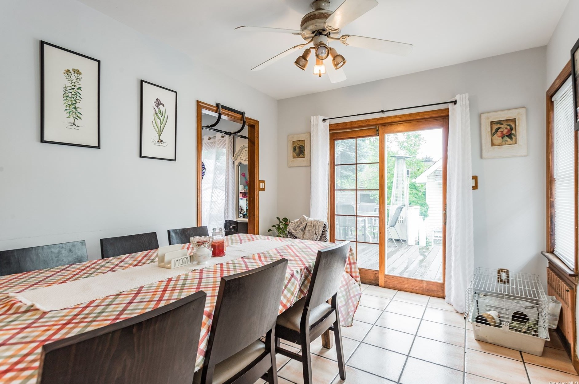 51 Russell St, East Hills NY  11577-1343 exterior