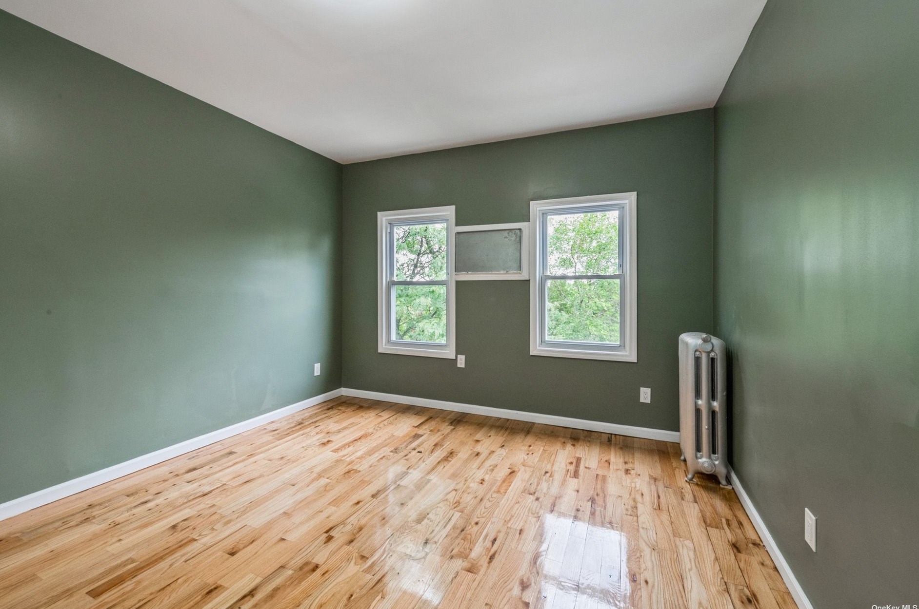 51-56 47th St, Flushing NY  11377-5225 exterior