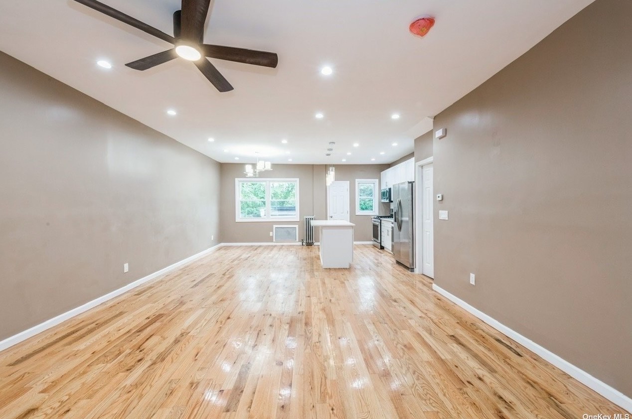 51-56 47th St, Flushing NY  11377-5225 exterior