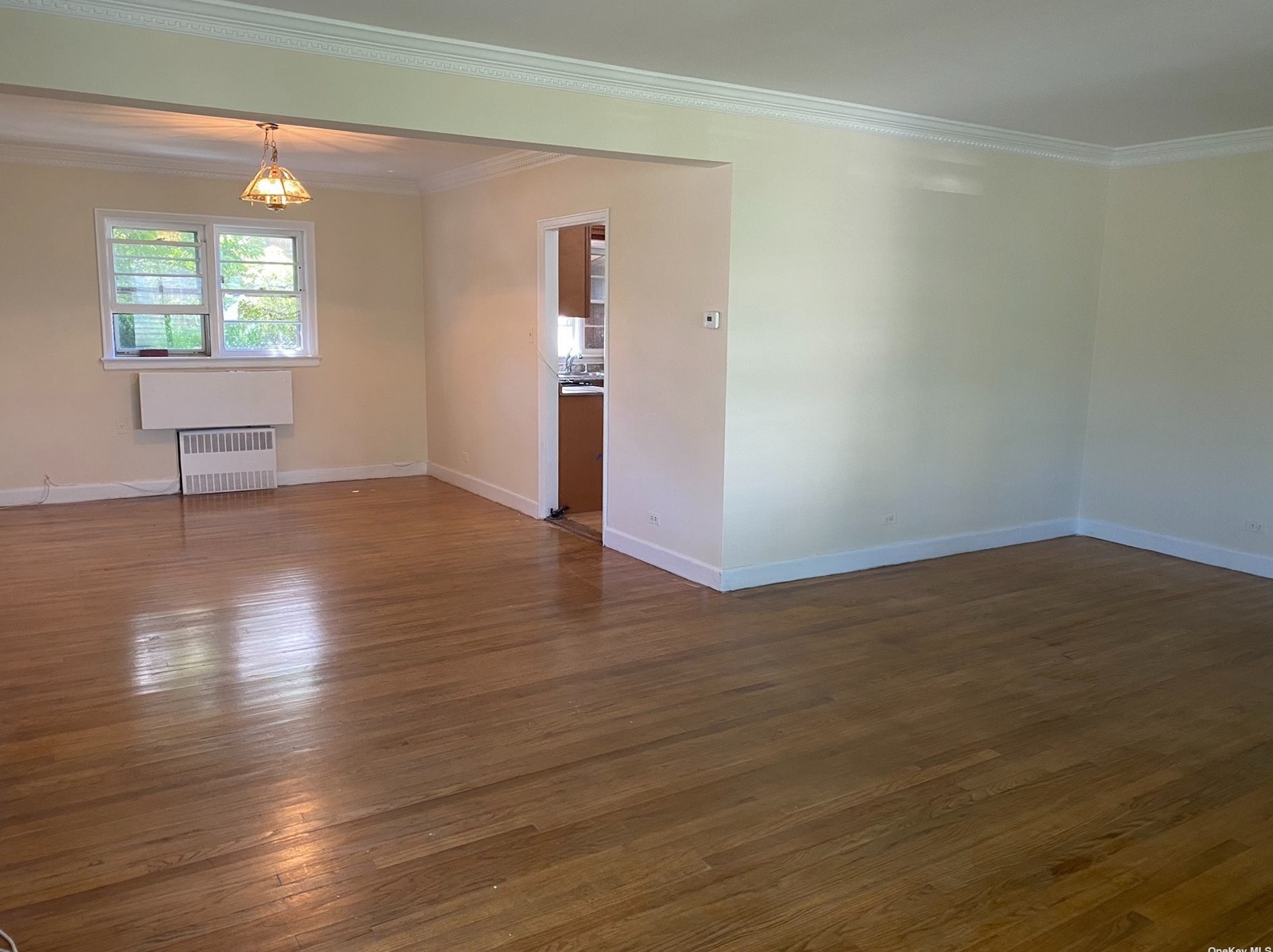 82-04 188th St, Jamaica, NY 11423