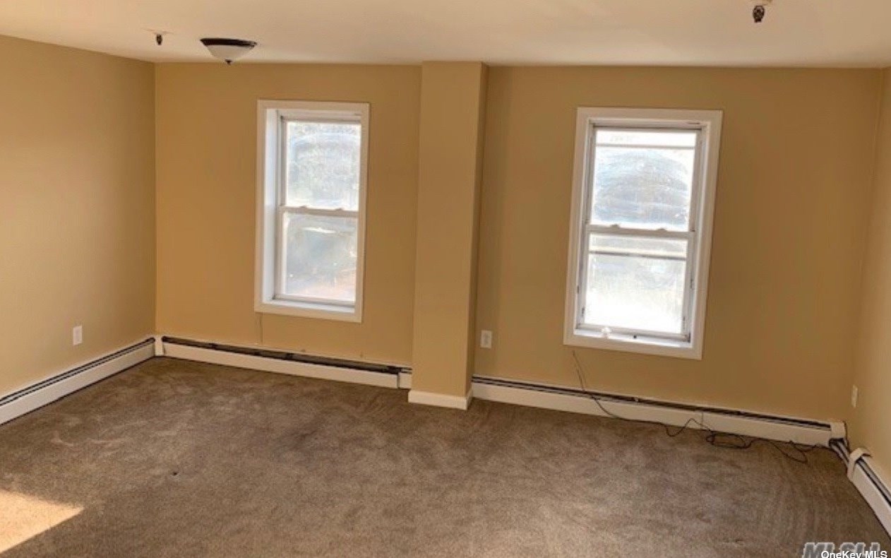 30 Chandler Sq #2, Prt Jefferson Station, NY 11777