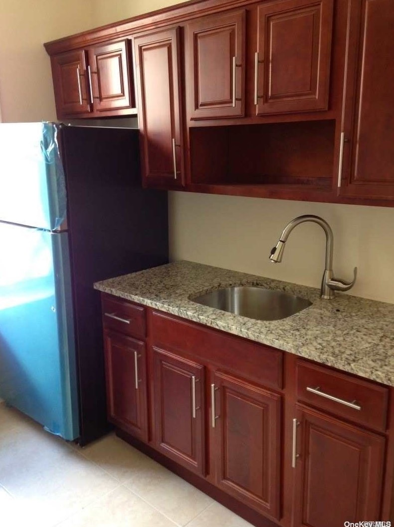 87-01 Northern Blvd, Flushing, NY 11372