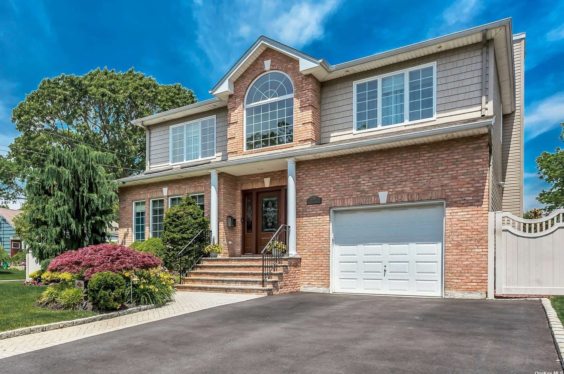 2159 Marvin Pl, North Merrick, NY 11566-2227