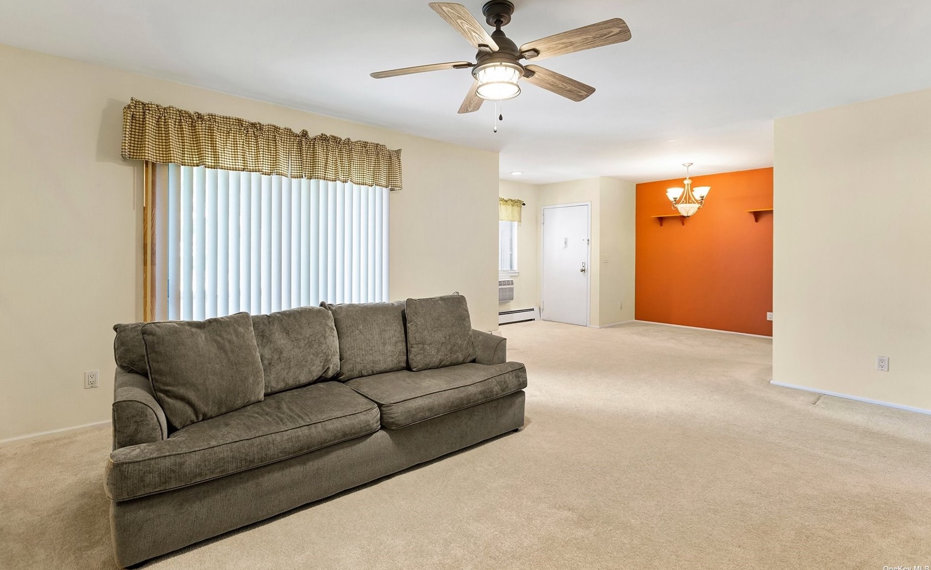 31 Richmond Blvd #4a, Hauppauge, NY 11779