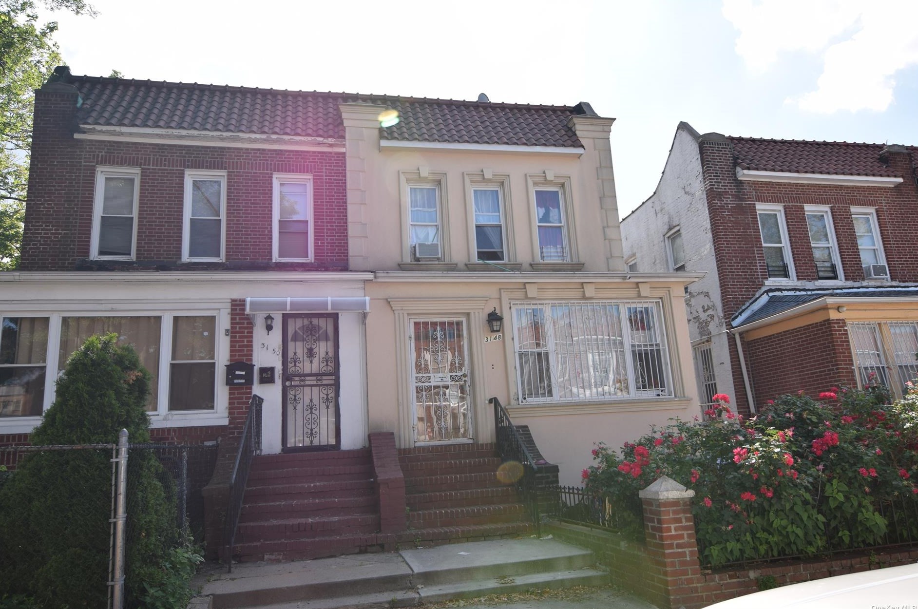 31-48 84th St, Flushing, NY 11370-1604