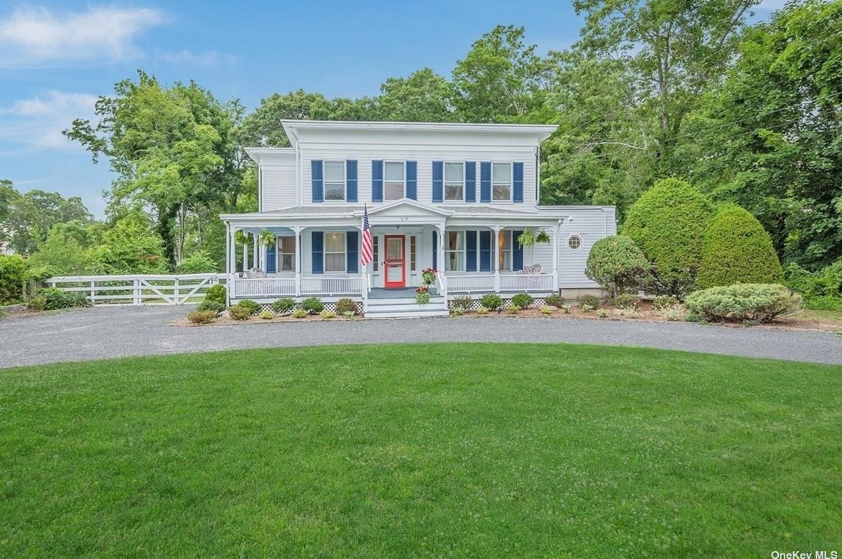 819 Roanoke Ave, Northampton, NY 11901