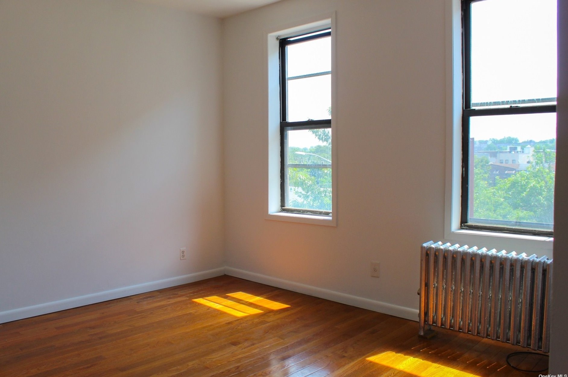 30-80 45th St #8, Long Island City, NY 11103