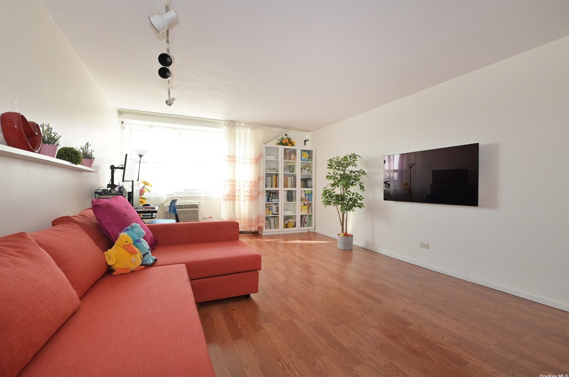 164-20 Highland Ave #7j, Jamaica, NY 11432
