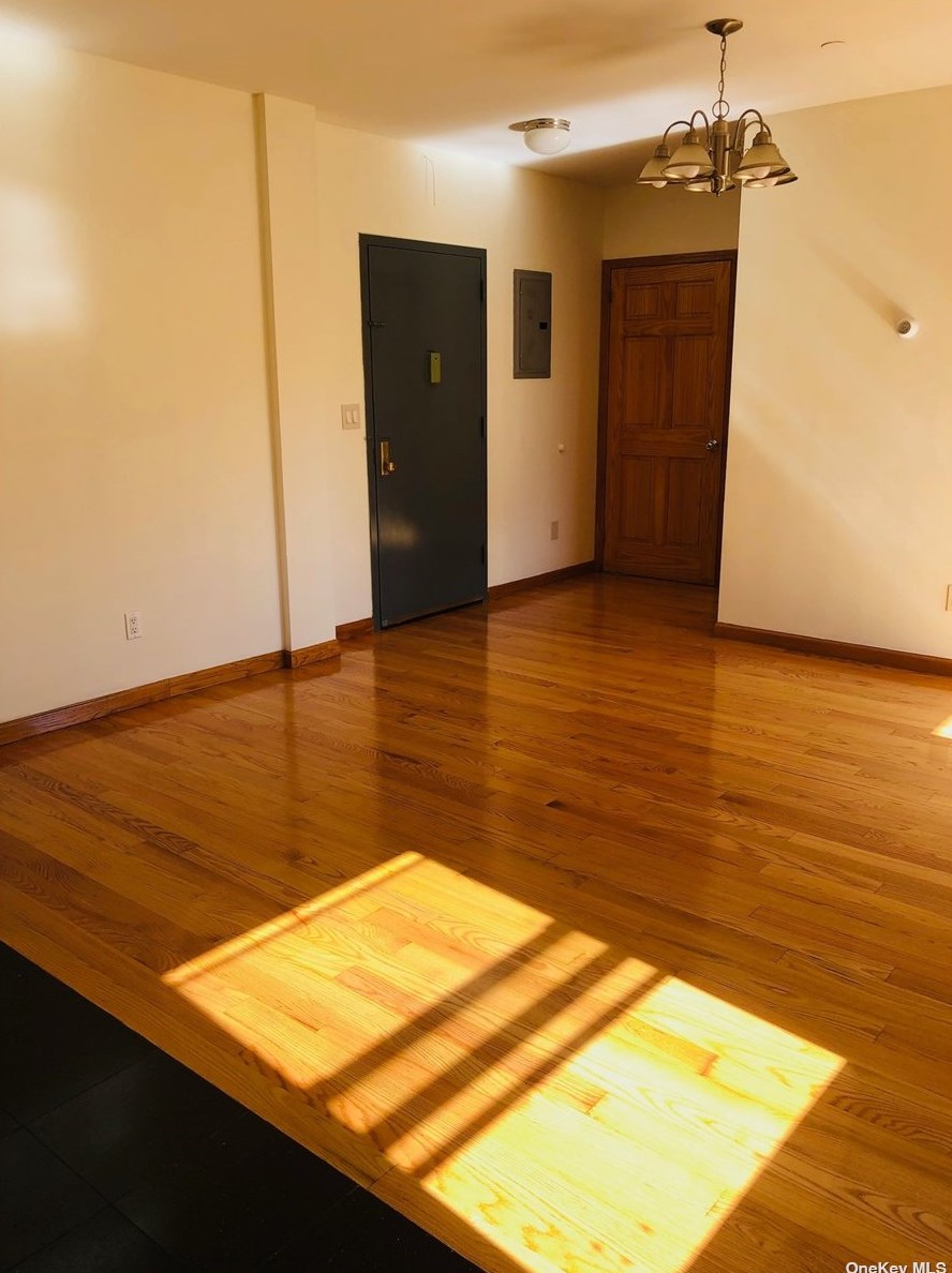 71-77 159th St #302, Flushing, NY 11365