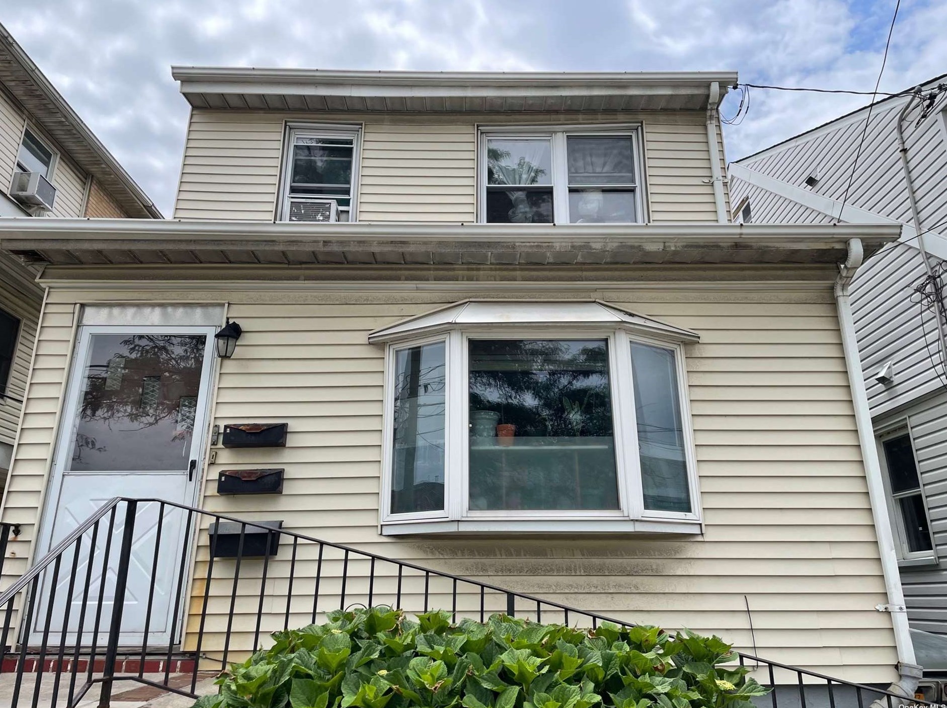 7134 58th Ave, Flushing, NY 11378-2601
